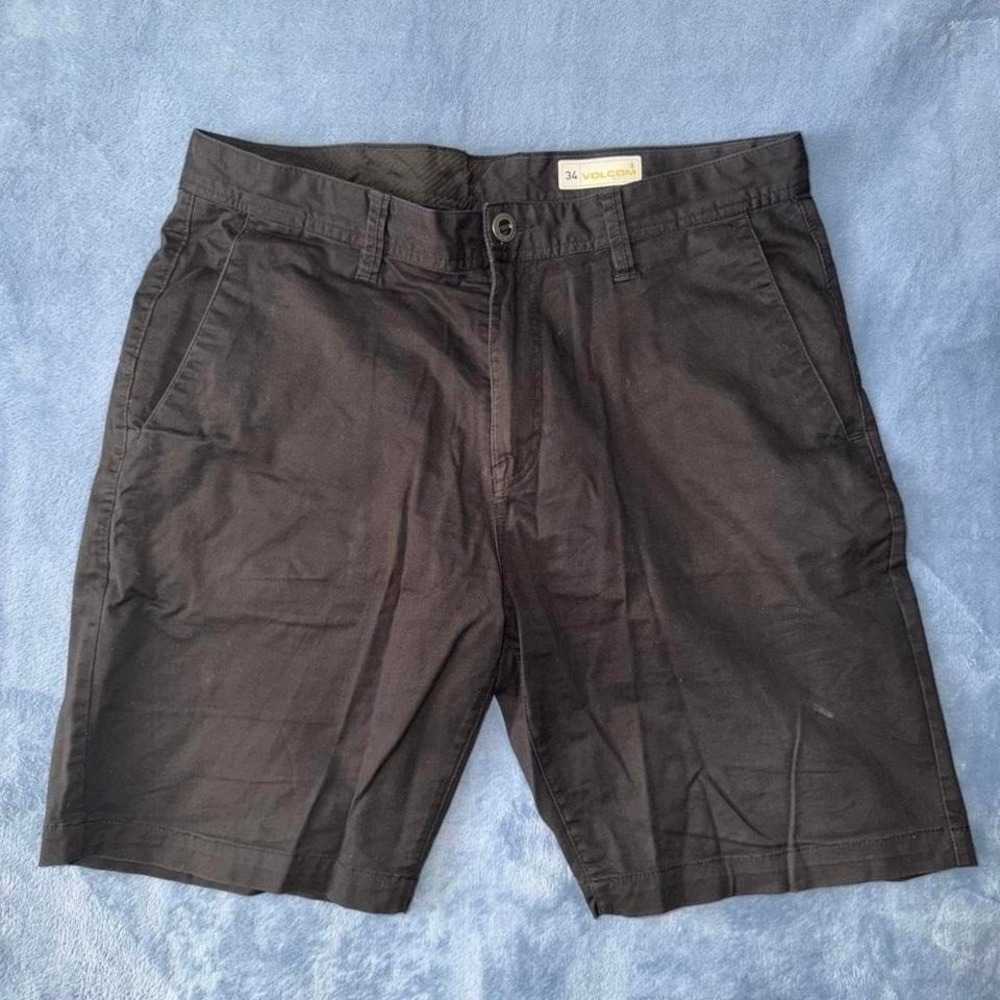 Volcom Black  cotton shorts with a relaxed fit men size 34